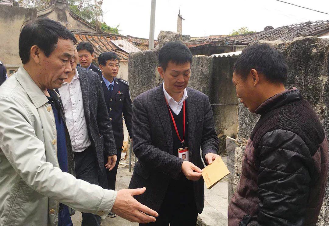 1月21日,22日,副区长,区公安分局局长李少敏分别到达濠街道西墩,赤隆