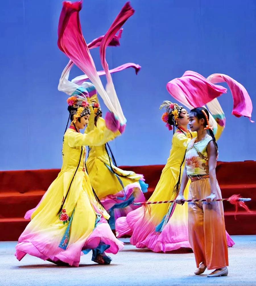 奔走相告濠城影剧院明晚起一连三天好戏上演潮剧迷的大闹热来了